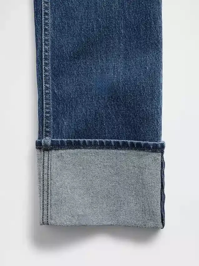 Slim straight-Jeans med høy midje og oppbrettede bukseben i 90-tallsstil