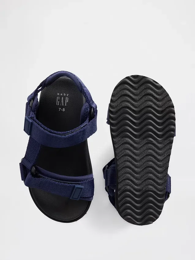 Sporty sandaler for småbarn