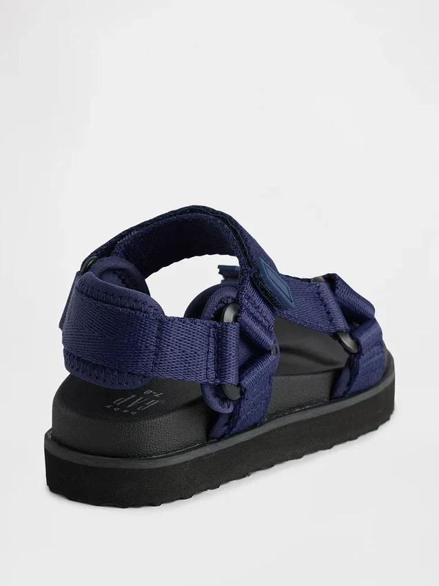 Sporty sandaler for småbarn