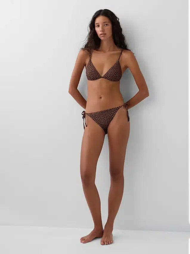 String-bikinibukse som består av to underdeler