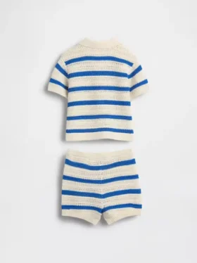 Stripet heklet antrekk til baby