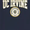 T-skjorte med grafisk motiv av University of California Irvines universitetssegl