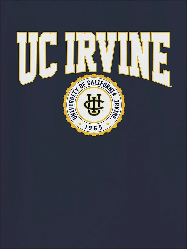 T-skjorte med grafisk motiv av University of California Irvines universitetssegl