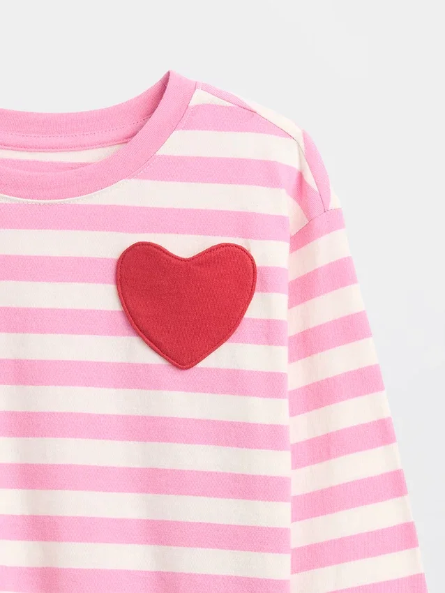 T-skjorte med hjerte på lommen for Baby og Småbarn – Mix & Match