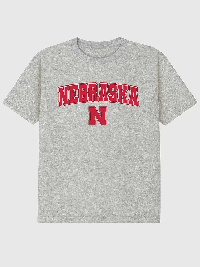 T-skjorte med mørk grafikk av University of Nebraska-Arch Logo