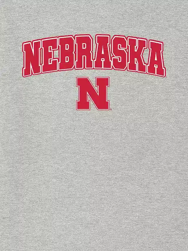 T-skjorte med mørk grafikk av University of Nebraska-Arch Logo
