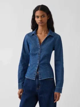 Tettsittende denimskjorte