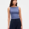 Tettsittende jersey-tanktop med båthals og kort snitt