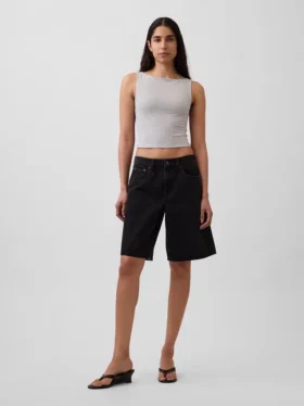 Tettsittende jersey-tanktop med båthals og kort snitt
