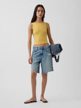 Tettsittende jersey-tanktop med båthals og kort snitt