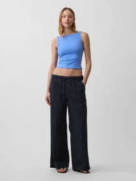 Tettsittende jersey-tanktop med båthals og kort snitt