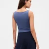 Tettsittende jersey-tanktop med båthals og kort snitt