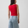 Tettsittende jersey-tanktop med båthals og kort snitt
