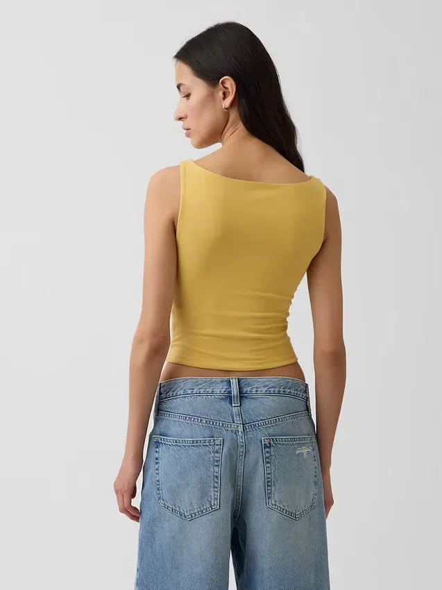 Tettsittende jersey-tanktop med båthals og kort snitt