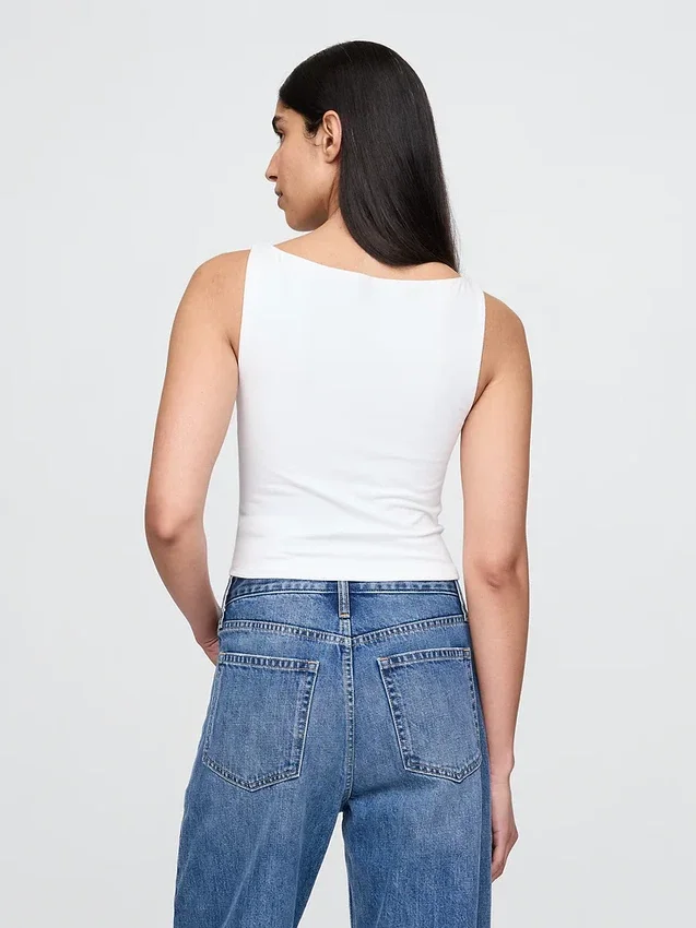 Tettsittende jersey-tanktop med båthals og kort snitt