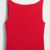 Tettsittende jersey-tanktop med båthals og kort snitt