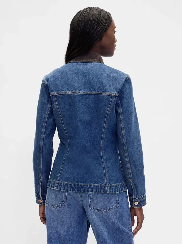 Tettsittende lang denimjakke