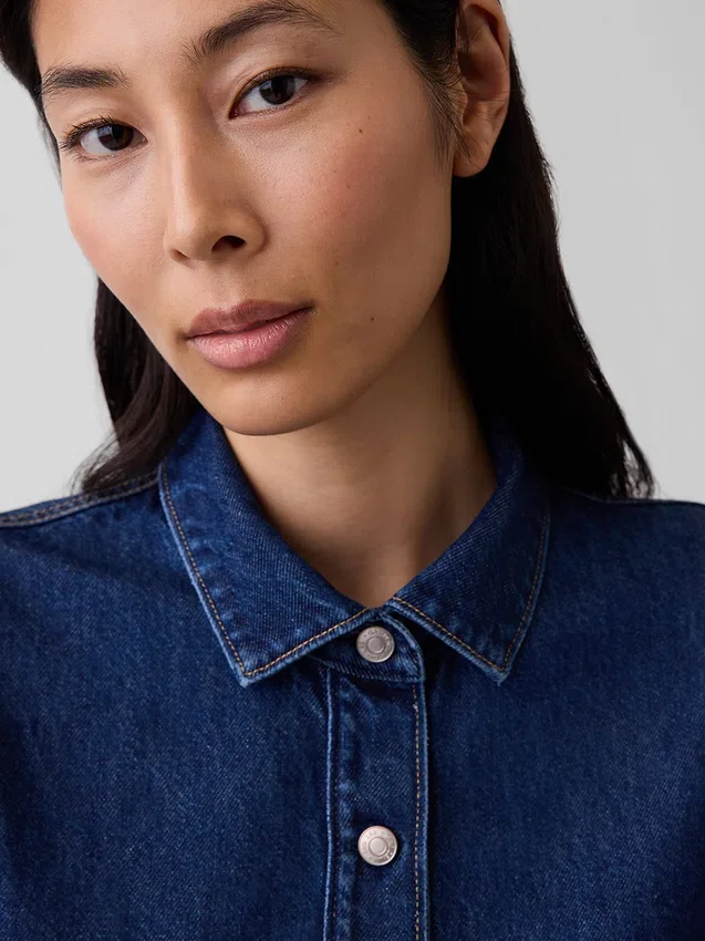 Tettsittende peplum-top i denim