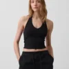 Tettstrikket halterneck-kort topp