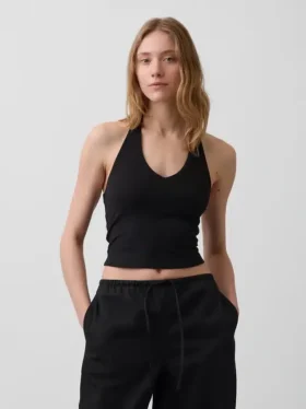 Tettstrikket halterneck-kort topp