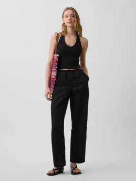 Tettstrikket halterneck-kort topp