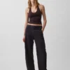 Tettstrikket halterneck-kort topp
