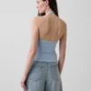 Tettstrikket halterneck-kort topp