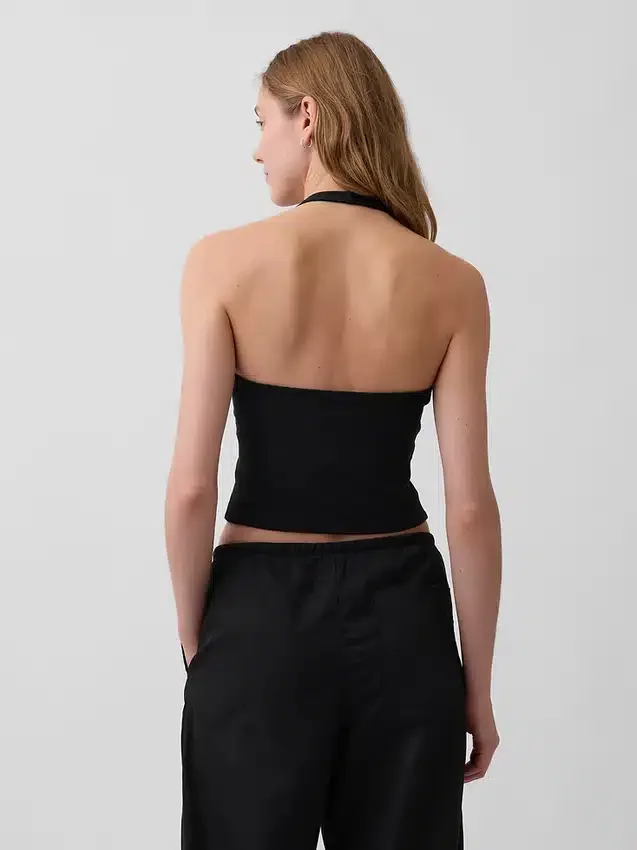 Tettstrikket halterneck-kort topp