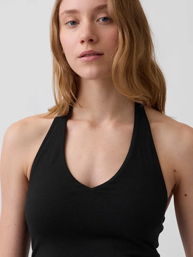 Tettstrikket halterneck-kort topp