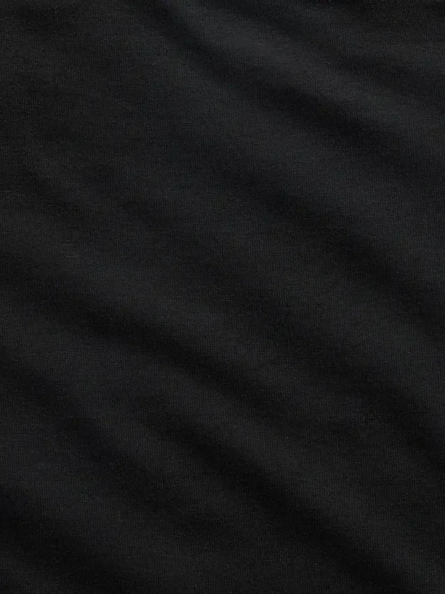 Tettstrikket jersey-T-skjorte med avdekkede skuldre og kort snitt