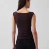 Tettstrikket jersey-top med rynker