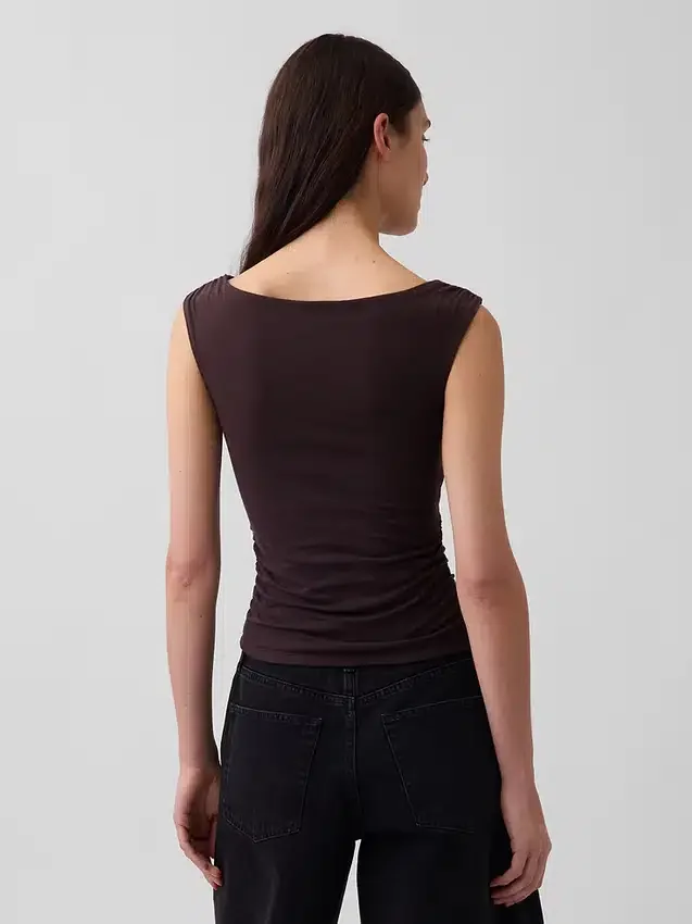 Tettstrikket jersey-top med rynker