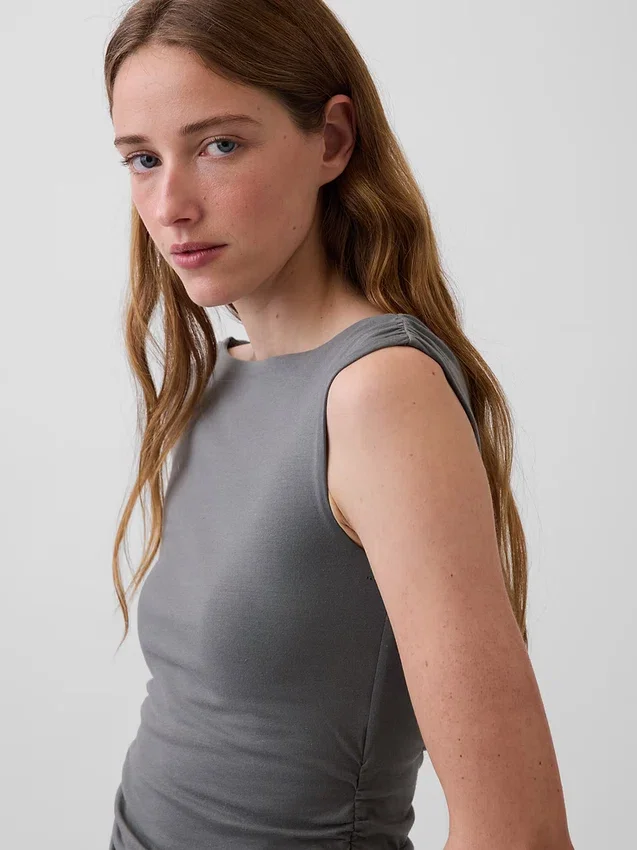 Tettstrikket jersey-top med rynker