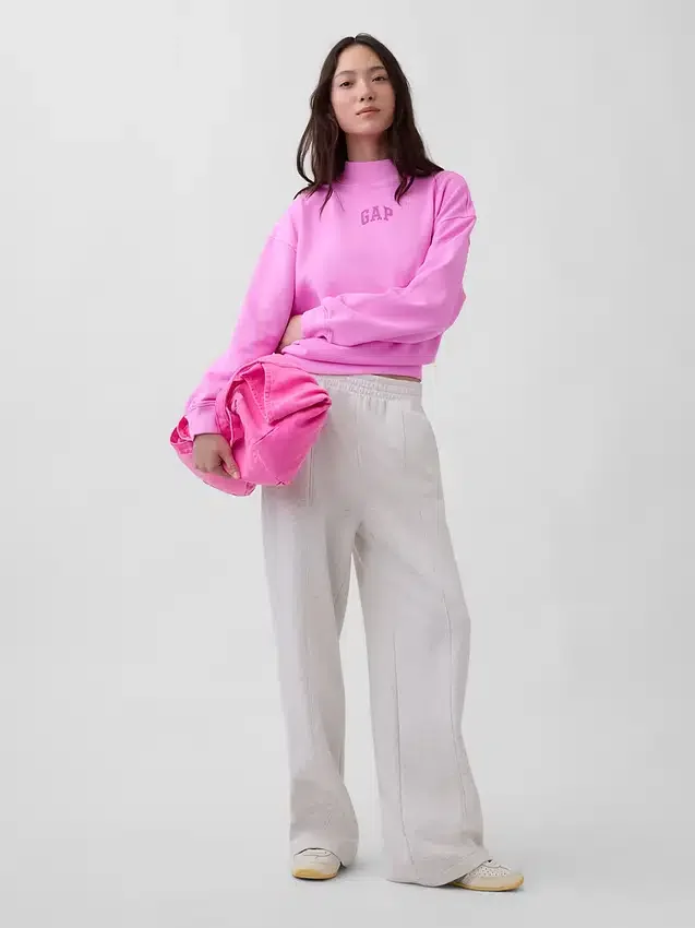 Tung French Terry-genser i oversized-modell med høyhals