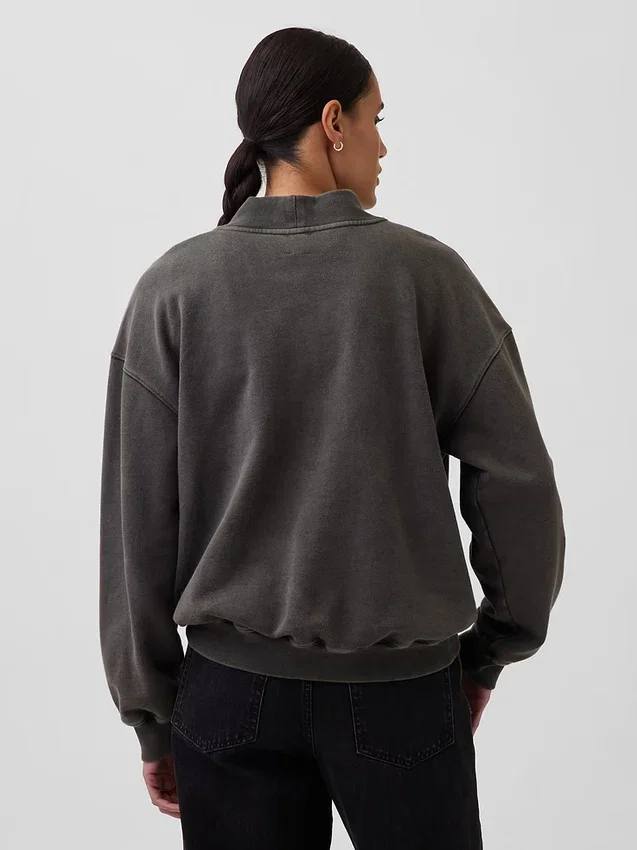 Tung French Terry-genser i oversized-modell med høyhals