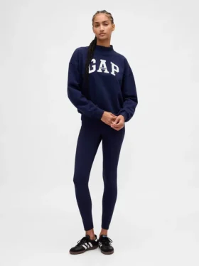 Tung French Terry-genser i oversized-modell med høyhals og logo