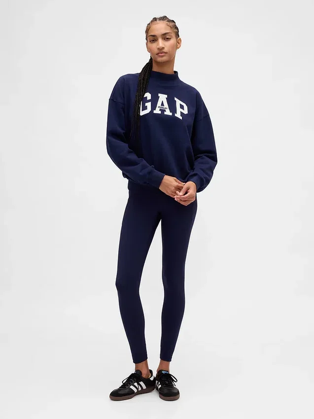 Tung French Terry-genser i oversized-modell med høyhals og logo