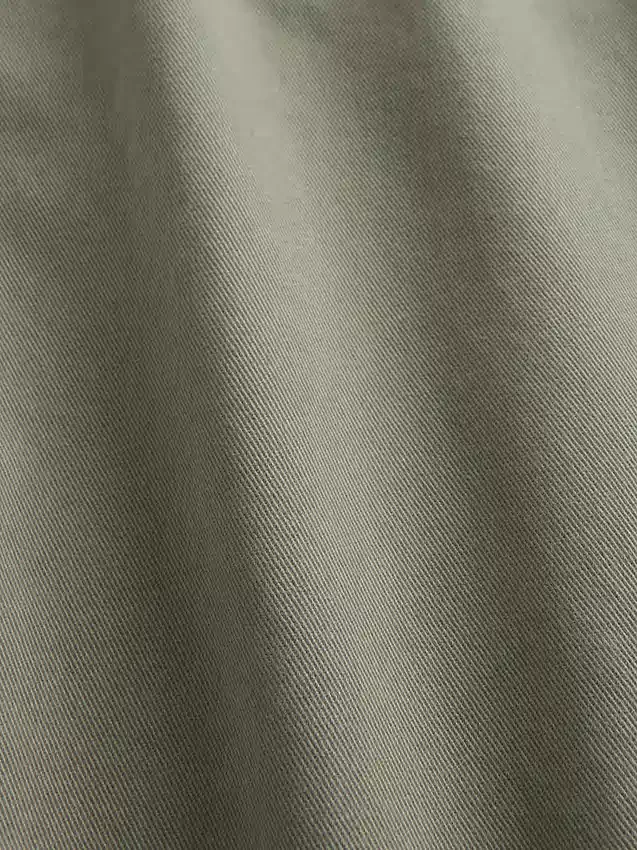 Tung twill-kaki med avslappet, rett passform