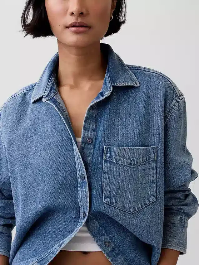 Ultramyk denimskjorte i oversized-modell