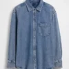 Ultramyk denimskjorte i oversized-modell