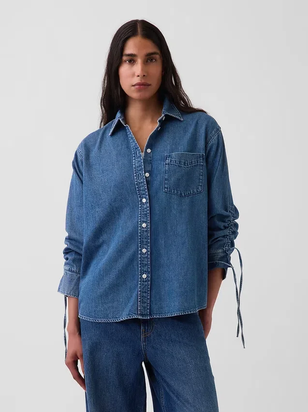 Ultramyk denimskjorte i oversized passform med rynkede ermer