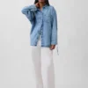 Ultramyk denimskjorte i oversized passform med rynkede ermer