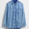 Ultramyk denimskjorte i oversized passform med rynkede ermer