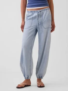 Ultramyke joggebukser i denim med lett buet ben