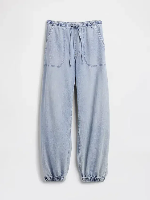 Ultramyke joggebukser i denim med lett buet ben