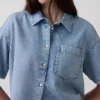 Ultramykt denim-campskjorte i oversized-modell