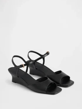 Veganske kilehæl-sandaler