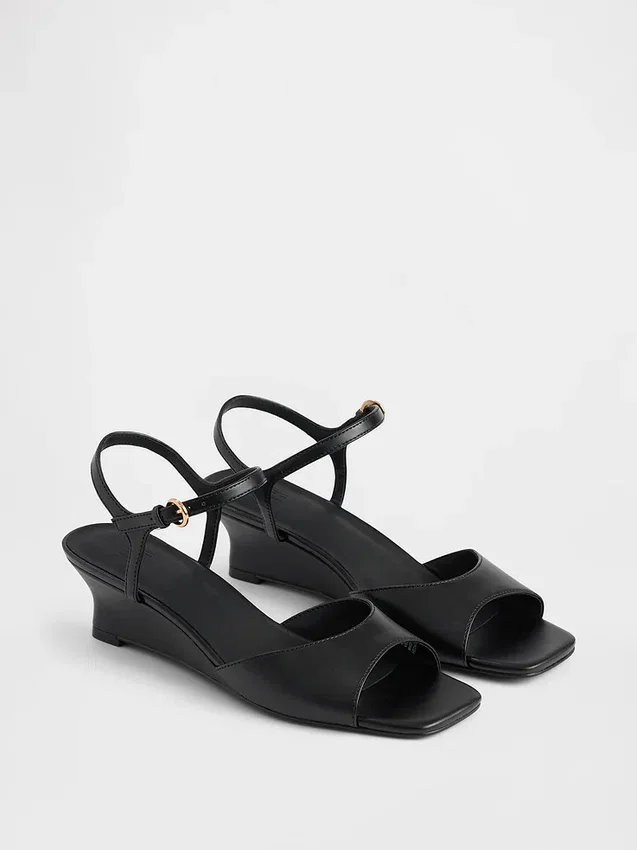 Veganske kilehæl-sandaler