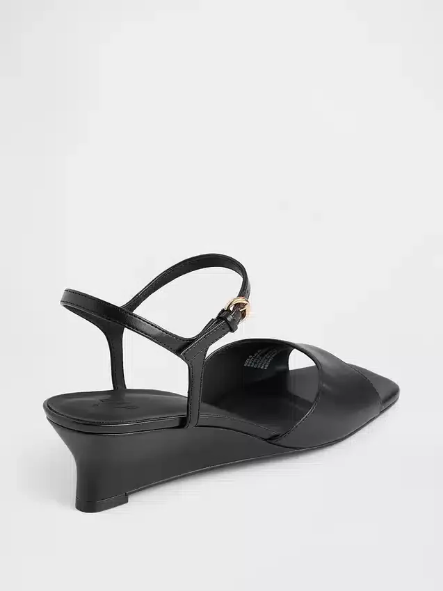 Veganske kilehæl-sandaler