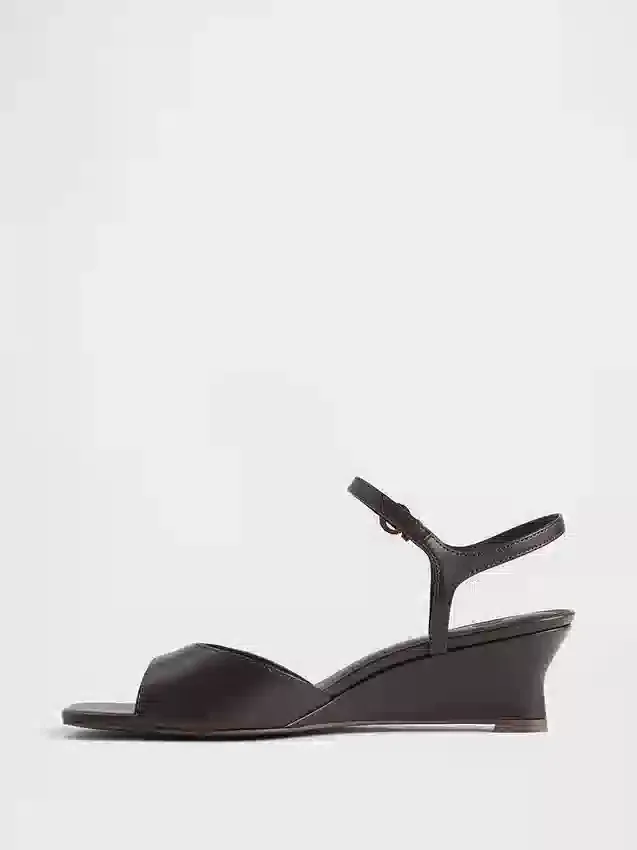 Veganske kilehæl-sandaler